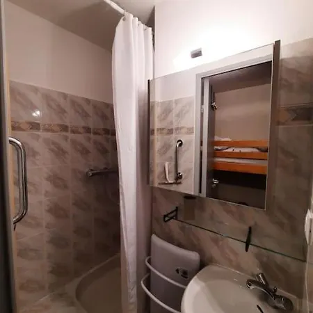 4 Pers Avec Parking Souterrain Apartment